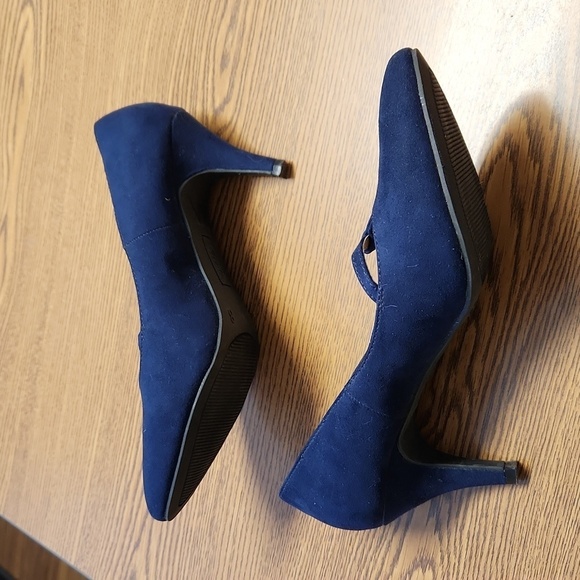 Blue Faux Suede Heels by Fioni size 8 - Picture 6 of 8